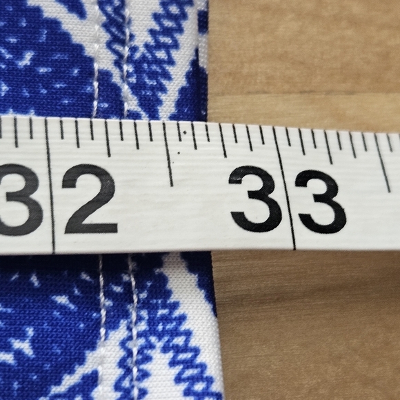 Bisou Bisou Off The Shoulder White Blue Medallion Print Bodycon Dress Size 10 - Picture 7 of 9
